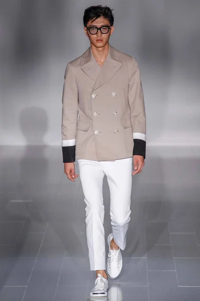 Look 13